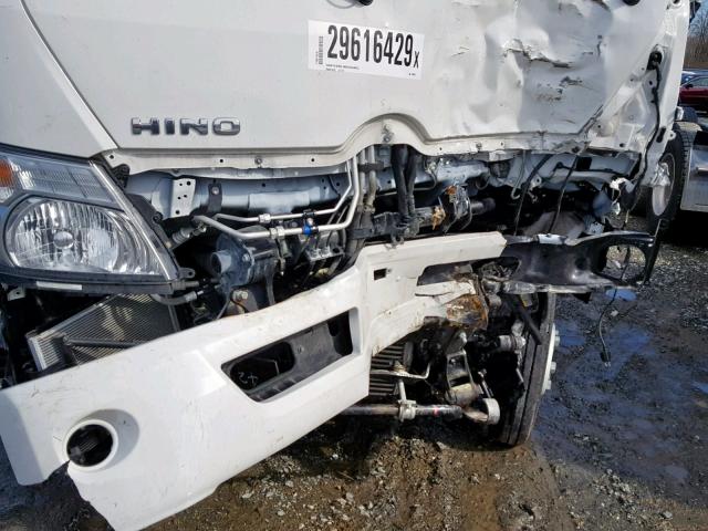 JHHXDM1H8KK008365 - 2019 HINO 155 WHITE photo 7