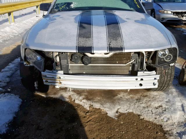 1ZVFT84N375300504 - 2007 FORD MUSTANG SILVER photo 9