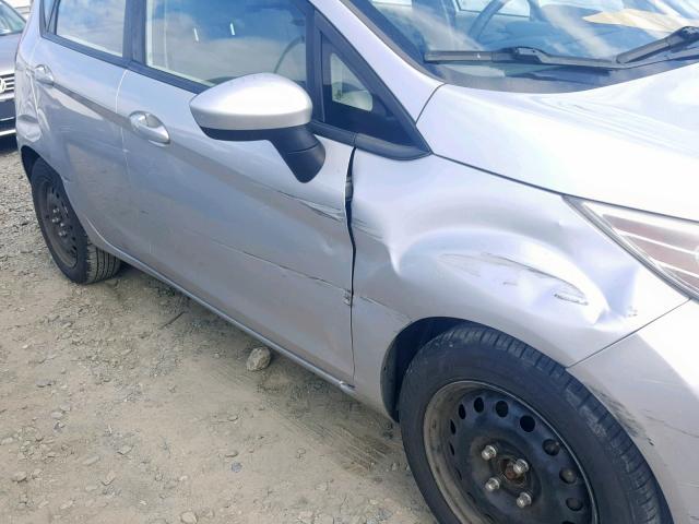 3FADP4EJ4BM177341 - 2011 FORD FIESTA SE SILVER photo 9