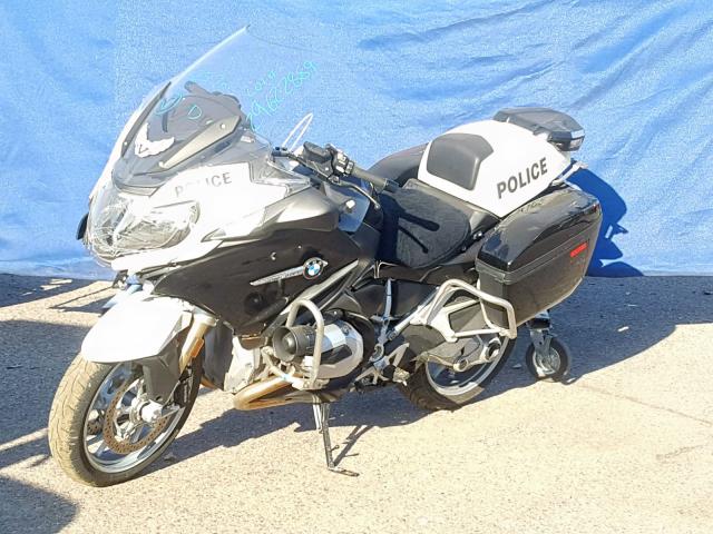 WB10A1300JZ467475 - 2018 BMW R1200 RT TWO TONE photo 2