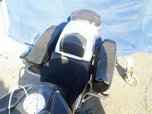 WB10A1300JZ467475 - 2018 BMW R1200 RT TWO TONE photo 6