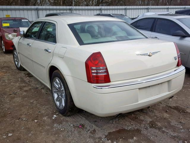 2C3KA63H06H229121 - 2006 CHRYSLER 300C WHITE photo 3