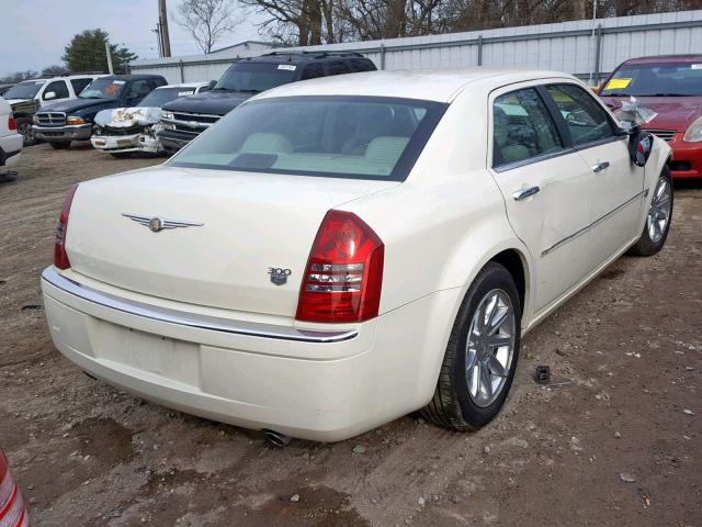 2C3KA63H06H229121 - 2006 CHRYSLER 300C WHITE photo 4