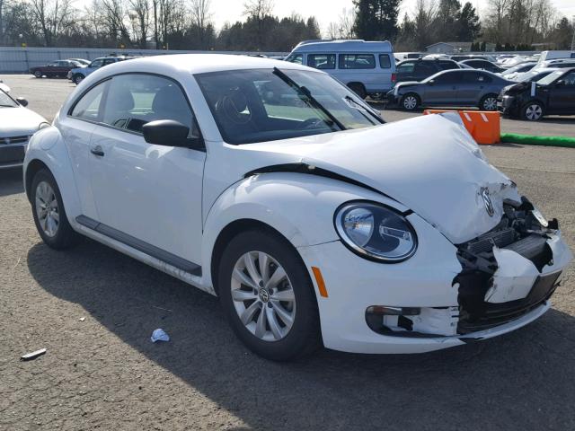 3VWF17AT5FM619866 - 2015 VOLKSWAGEN BEETLE 1.8 WHITE photo 1