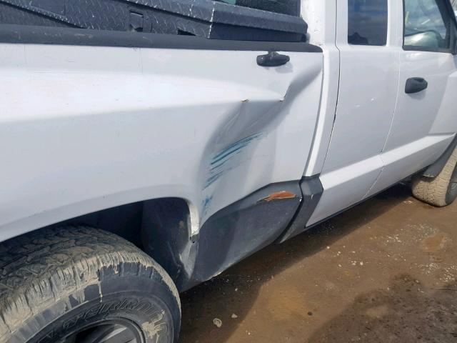 1D7HE32K68S542956 - 2008 DODGE DAKOTA SXT WHITE photo 9