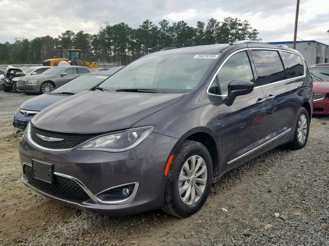 2C4RC1BG4KR609101 - 2019 CHRYSLER PACIFICA T GRAY photo 2