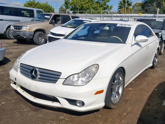 WDDDJ72X17A114794 - 2007 MERCEDES-BENZ CLS 550 WHITE photo 2