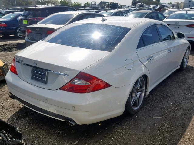 WDDDJ72X17A114794 - 2007 MERCEDES-BENZ CLS 550 WHITE photo 4