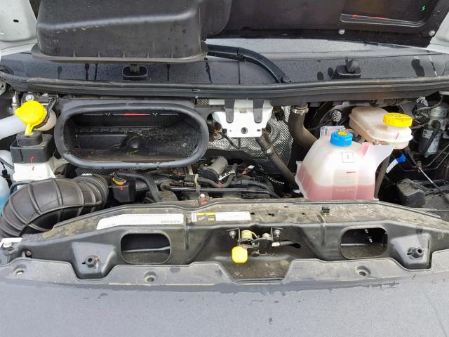 3C6TRVDG1JE144082 - 2018 RAM PROMASTER 白色 照片 7