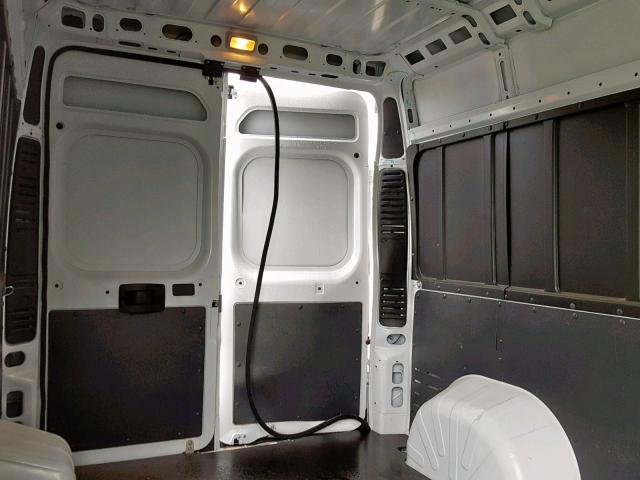 3C6TRVDG1JE144082 - 2018 RAM PROMASTER 白色 照片 9