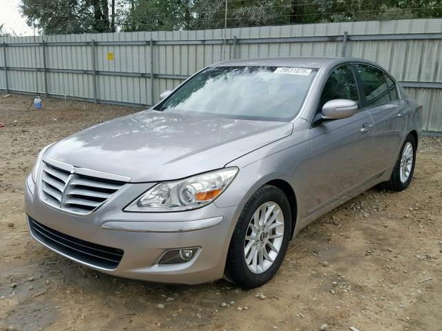 KMHGC4DE4BU135248 - 2011 HYUNDAI GENESIS 3. SILVER photo 2