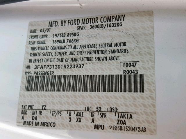 3FAFP31301R223937 - 2001 FORD FOCUS ZX3 WHITE photo 10