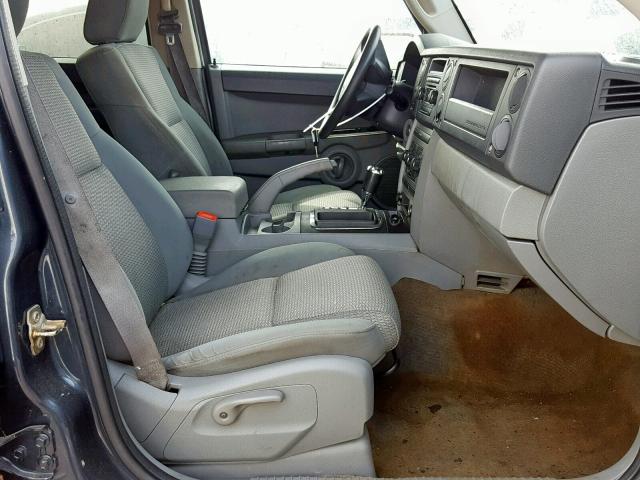 1J8HG48K37C654097 - 2007 JEEP COMMANDER GRAY photo 5