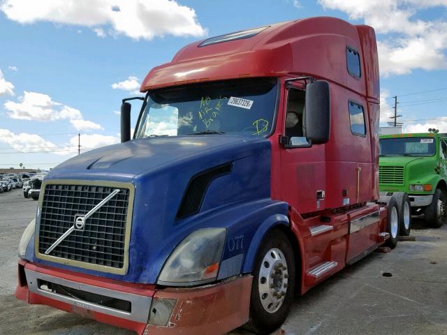 4V4NC9GH25N394256 - 2005 VOLVO VN VNL RED photo 2