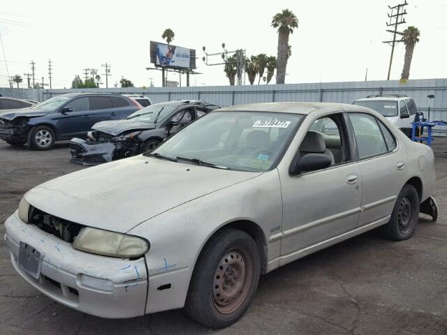 1N4BU31F8PC129717 - 1993 NISSAN ALTIMA XE SILVER photo 2