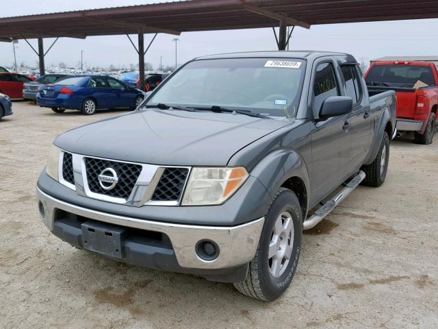 1N6AD09U97C417735 - 2007 NISSAN FRONTIER C GRAY photo 2