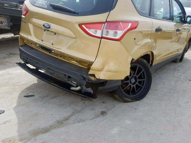 1FMCU0F76EUC57052 - 2014 FORD ESCAPE S GOLD photo 9