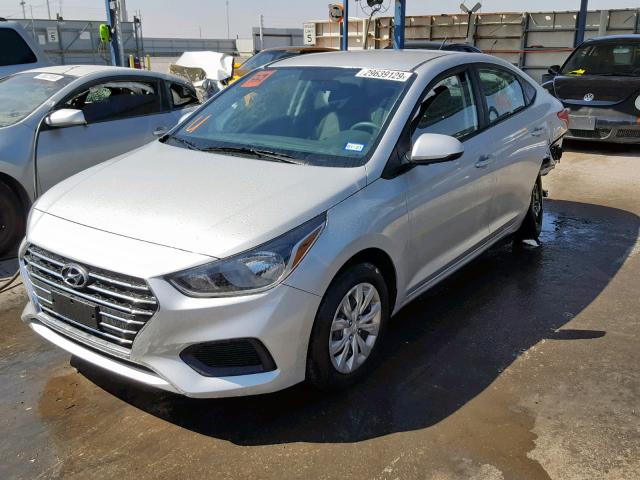 3KPC24A30KE069725 - 2019 HYUNDAI ACCENT SE SILVER photo 2