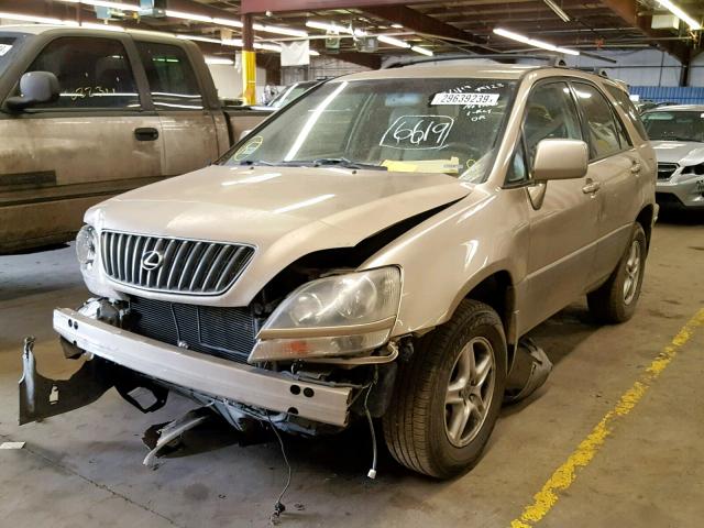 JT6HF10U0Y0130941 - 2000 LEXUS RX 300 GOLD photo 2