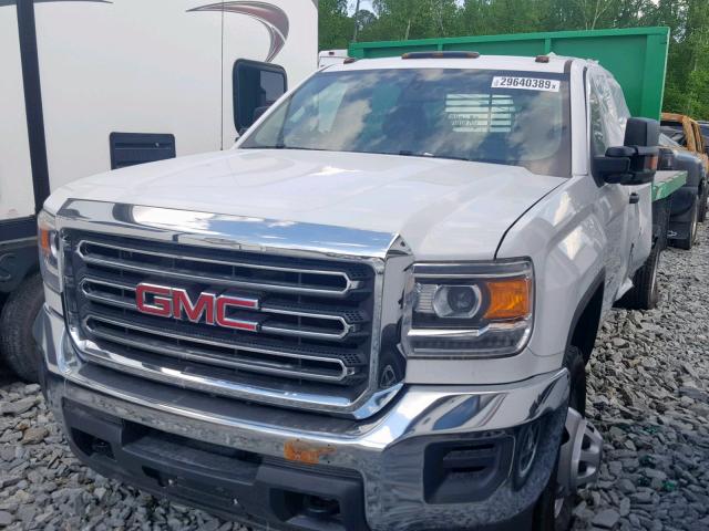 1GD41VCG8GF258502 - 2016 GMC SIERRA C35 WHITE photo 2