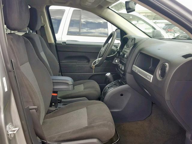 1C4NJCBA3GD794960 - 2016 JEEP COMPASS SP 银色 照片 5