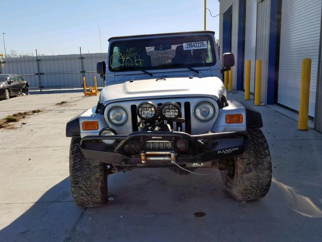 1J4FA69S74P768693 - 2004 JEEP WRANGLER / SILVER photo 9