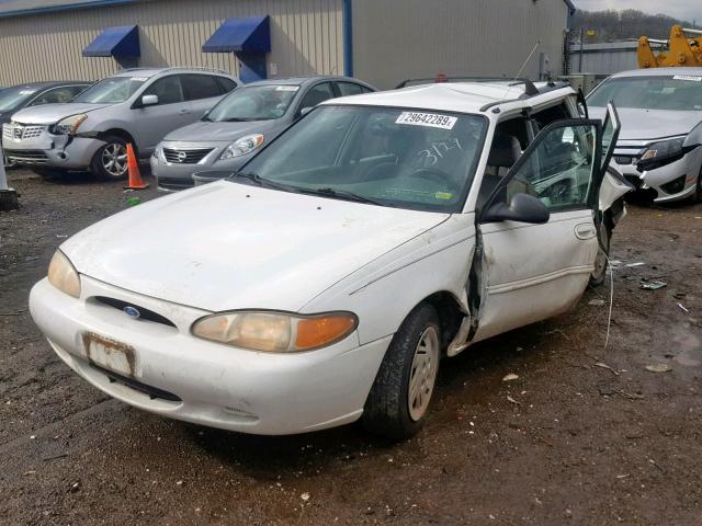 3FALP15P9VR165823 - 1997 FORD ESCORT LX WHITE photo 2