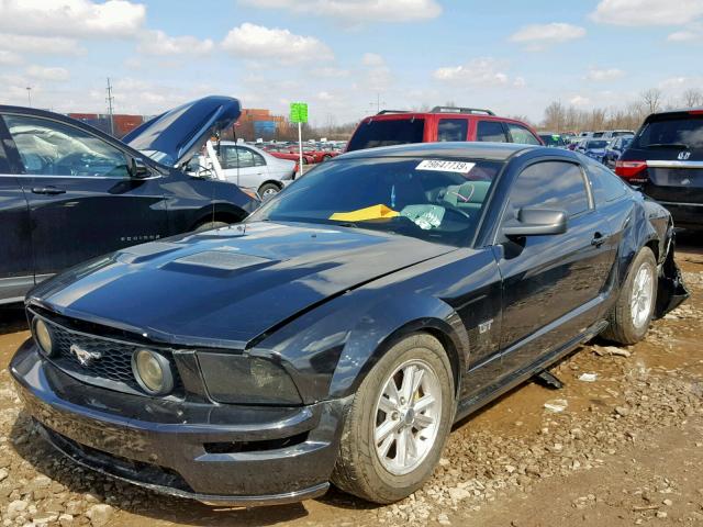 1ZVFT82H675266281 - 2007 FORD MUSTANG GT BLACK photo 2