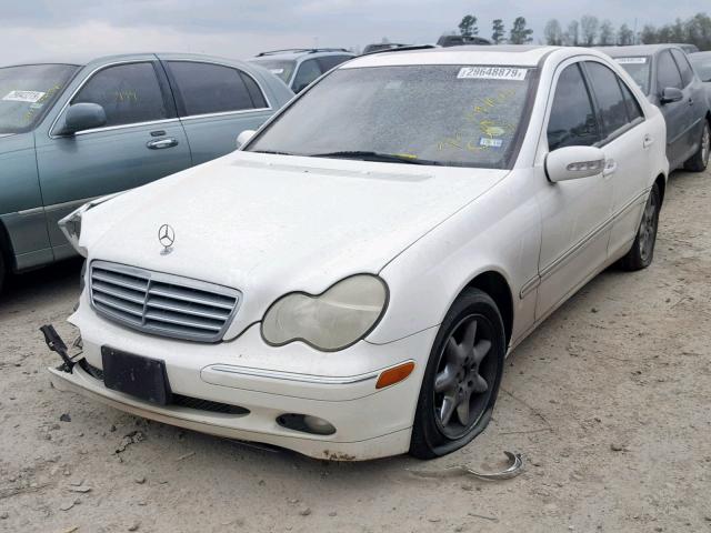 WDBRF61J13A426552 - 2003 MERCEDES-BENZ C 240 WHITE photo 2