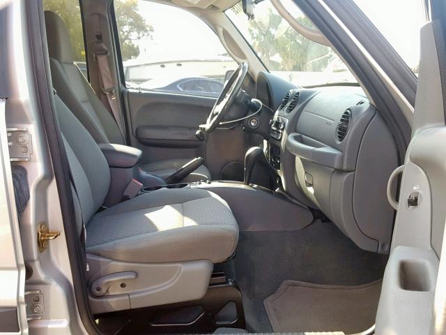 1J4GK38K85W718510 - 2005 JEEP LIBERTY RE SILVER photo 5