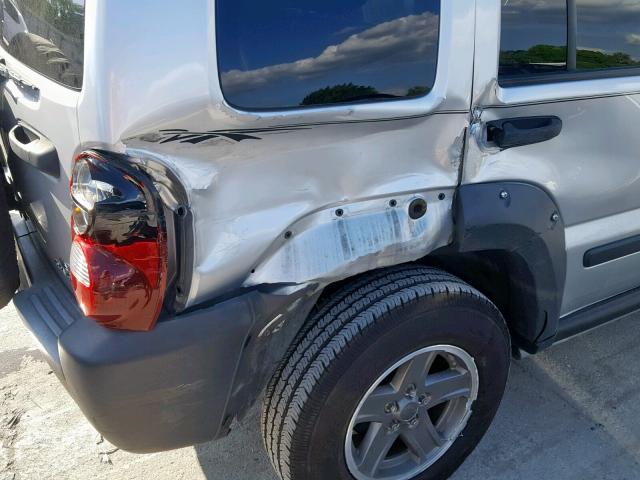 1J4GK38K85W718510 - 2005 JEEP LIBERTY RE SILVER photo 9