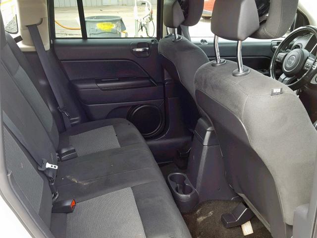 1C4NJCBA8GD567747 - 2016 JEEP COMPASS SP 白色 照片 6