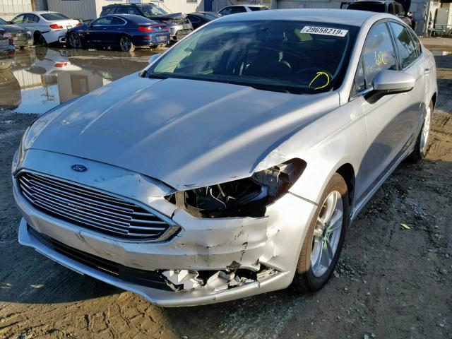 3FA6P0HD3JR204795 - 2018 FORD FUSION SE SILVER photo 2