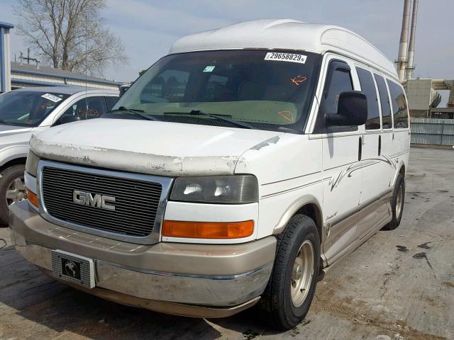 1GDFG15T831106902 - 2003 GMC SAVANA RV WHITE photo 2