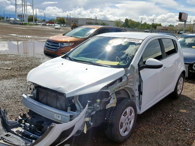 1G1JA6SH8D4229153 - 2013 CHEVROLET SONIC LS WHITE photo 2