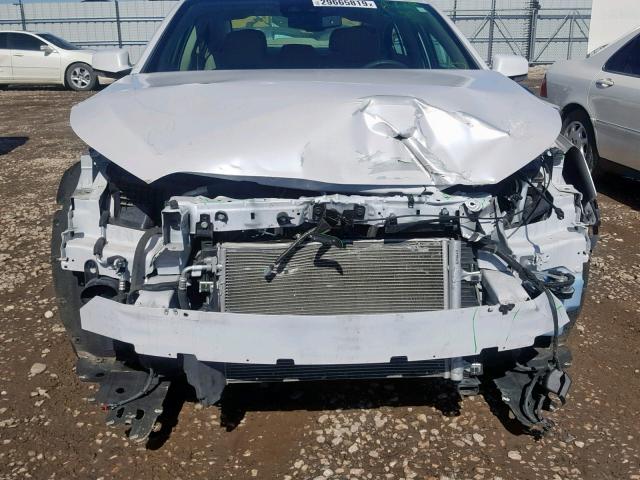 1G4GD5G33FF140674 - 2015 BUICK LACROSSE P WHITE photo 9