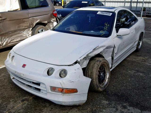 JH4DC4352RS017180 - 1994 ACURA INTEGRA LS WHITE photo 2