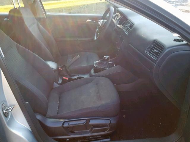 3VW2K7AJ7FM297855 - 2015 VOLKSWAGEN JETTA BASE 银色 照片 5