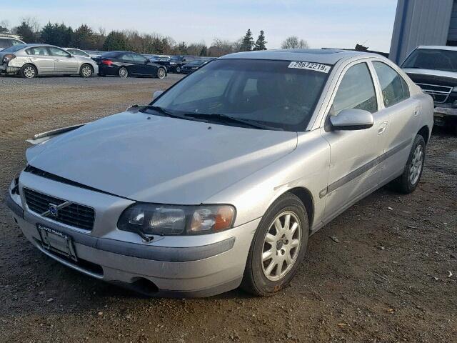 YV1RS61R722176577 - 2002 VOLVO S60 SILVER photo 2