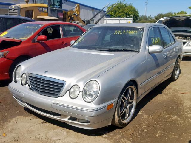 WDBJF65JX1B374823 - 2001 MERCEDES-BENZ E 320 SILVER photo 2