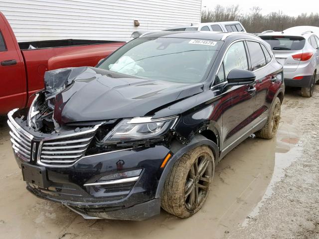 5LMCJ3D9XJUL01317 - 2018 LINCOLN MKC RESERV BLACK photo 2