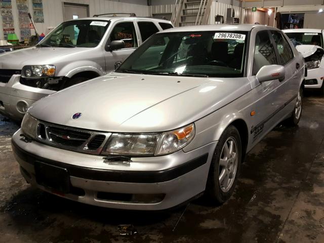 YS3EF45E1X3026723 - 1999 SAAB 9-5 SE SILVER photo 2