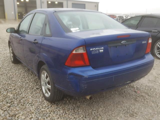 1FAFP34N25W211885 - 2005 FORD FOCUS ZX4 BLUE photo 3