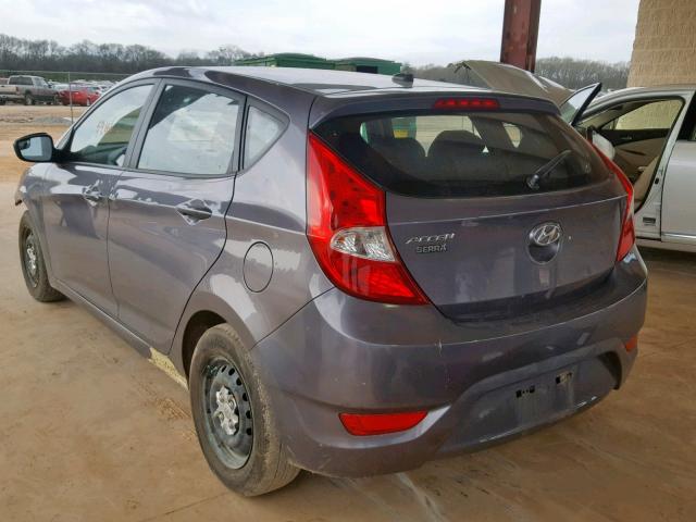 KMHCT5AE5GU266561 - 2016 HYUNDAI ACCENT SE GRAY photo 3