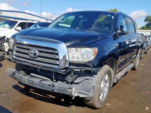 5TFDV58128X034117 - 2008 TOYOTA TUNDRA CRE BLACK photo 2