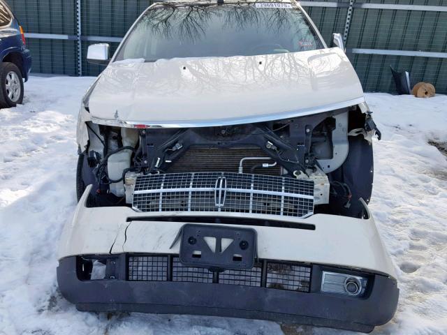 2LMDU88C97BJ23713 - 2007 LINCOLN MKX WHITE photo 9