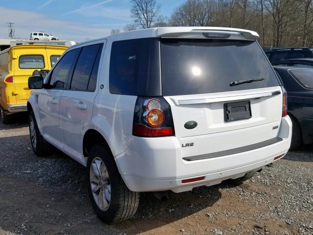 SALFR2BG6DH382296 - 2013 LAND ROVER LR2 HSE WHITE photo 3