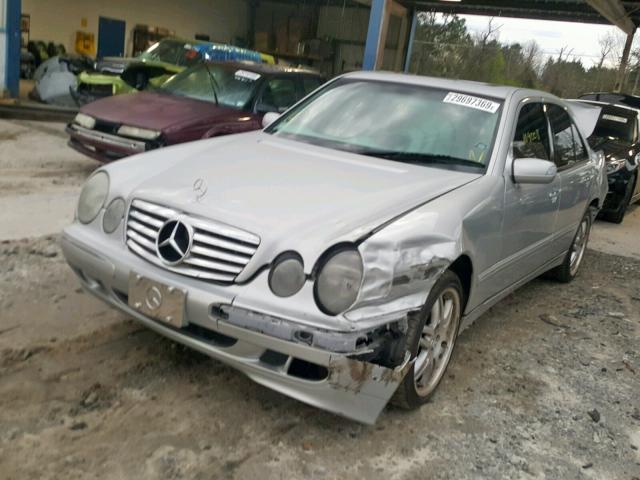 WDBJF65J71B209554 - 2001 MERCEDES-BENZ E 320 SILVER photo 2