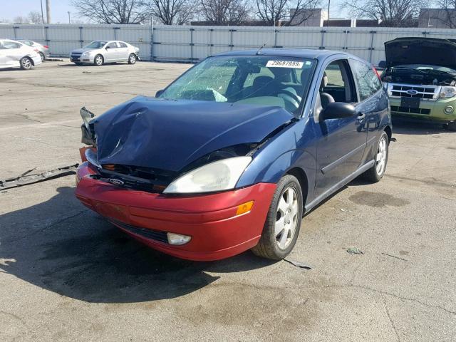 3FAFP31382R143013 - 2002 FORD FOCUS ZX3 BLUE photo 2