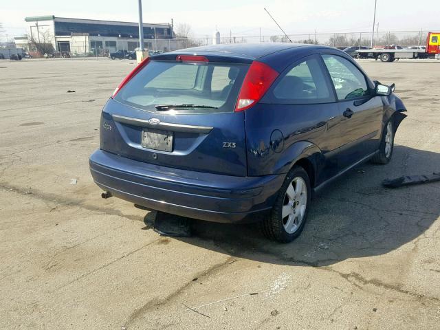 3FAFP31382R143013 - 2002 FORD FOCUS ZX3 BLUE photo 4